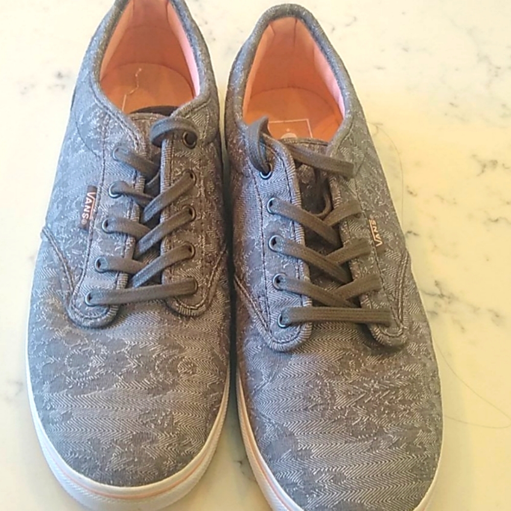 Vans tennis shoes
